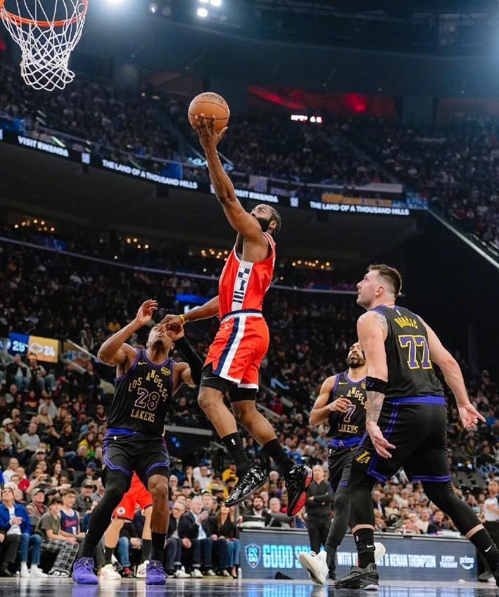 MK体育官方网站-小卡24分哈登21中6超勇士FMVP，东契奇空砍32+11+8，快船力克湖人